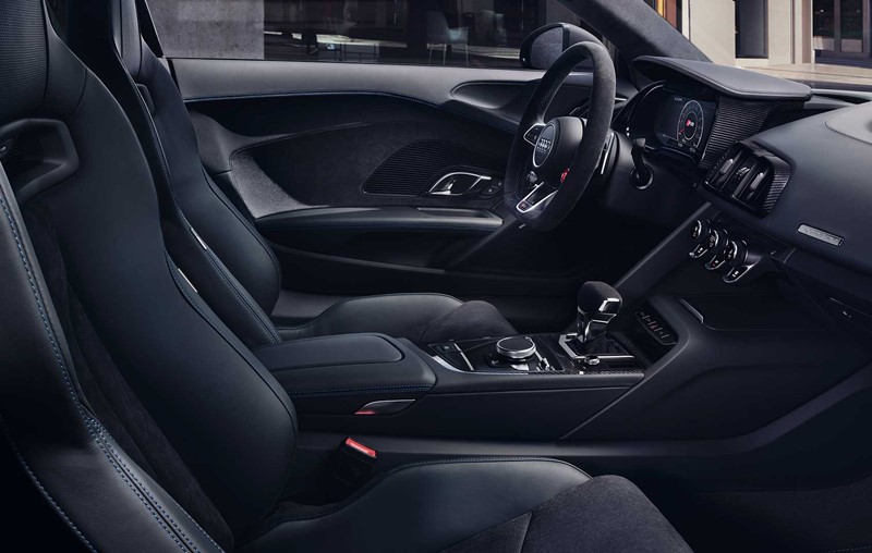 Interior: focus and elegance